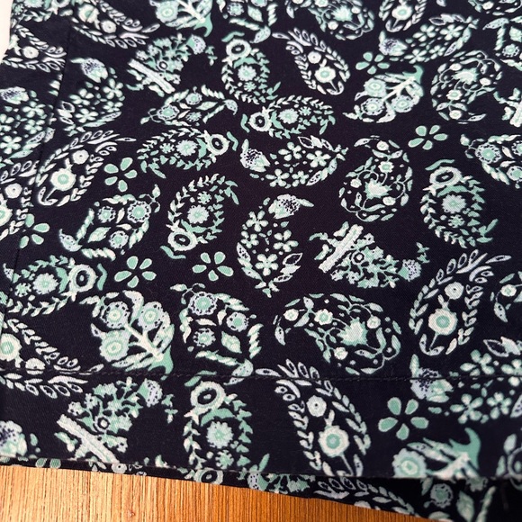 Navy blue/teal floral shorts from Ann Taylor Loft, size 16 - Picture 3 of 5